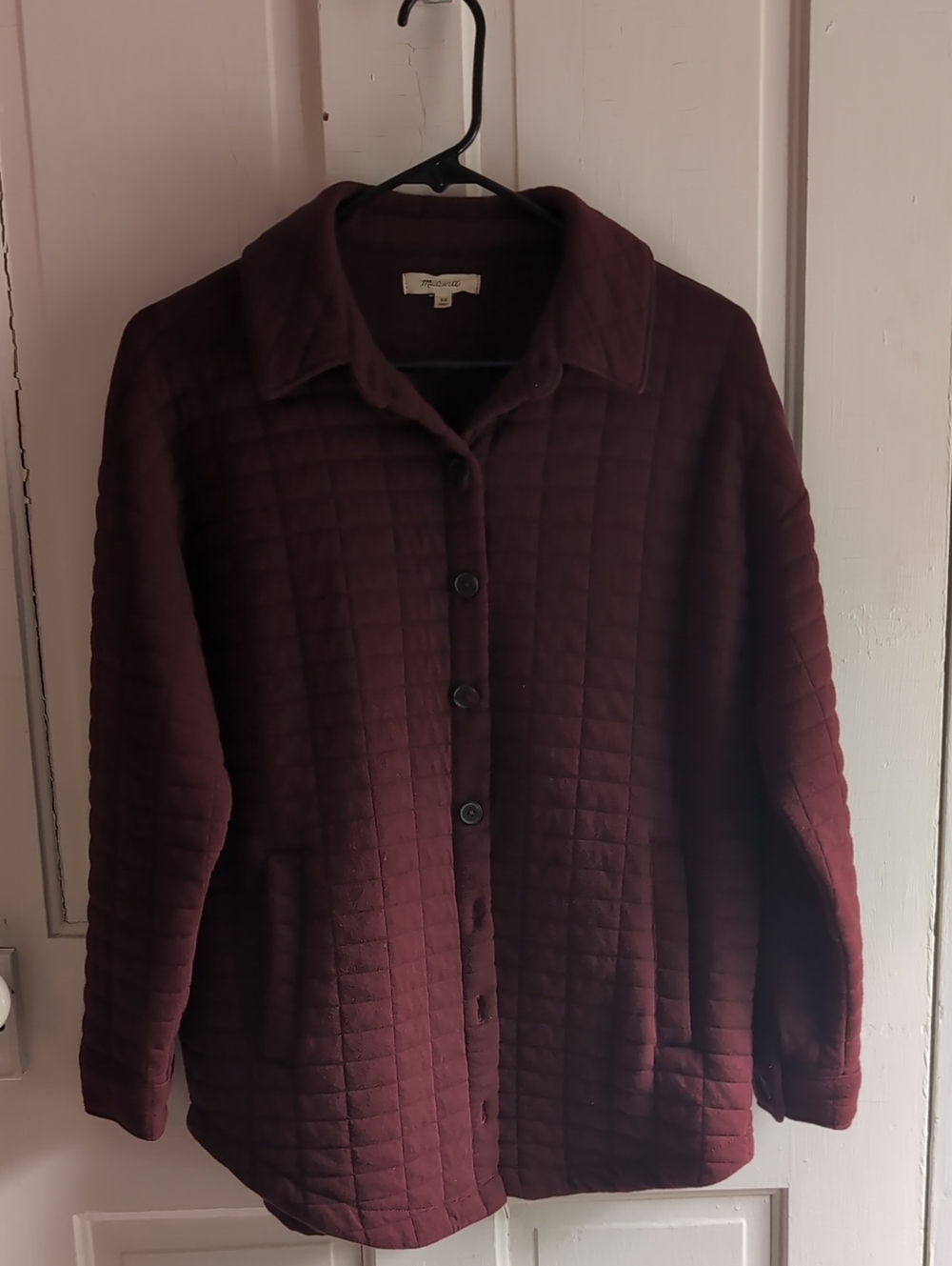 Madewell Quilted Button-Front Puffer Jacket in Burgundy